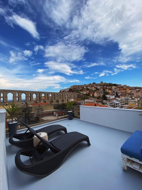 Patio, Summer, Balcony/Terrace, Seating area, City view, Landmark view, Sea view, Street view, Area and facilities, Quiet street view