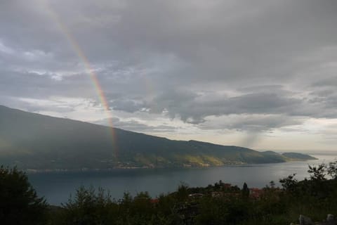Bungalow Sonnensee mit phantastischem Fernblick House in Tignale