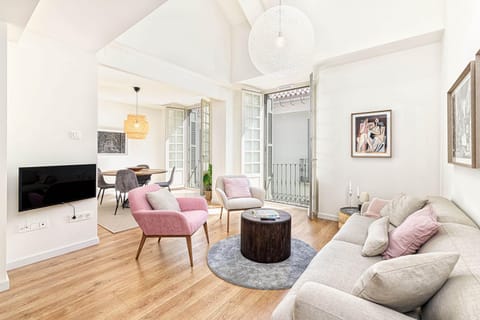 Communal lounge/ TV room, Living room