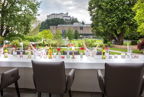 Summer, Garden, View (from property/room), Dining area, Garden view, Landmark view