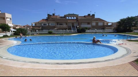 Property building, Swimming pool, Swimming pool