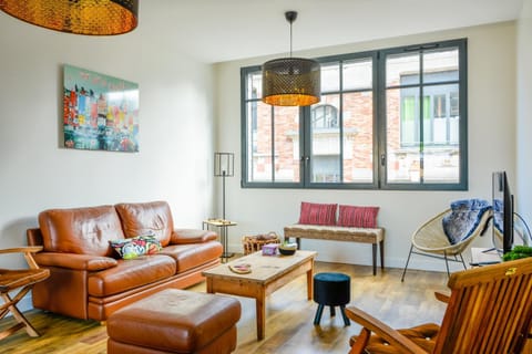 Communal lounge/ TV room, Living room