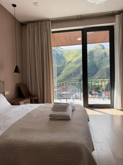 Toilet, Bed, Neighbourhood, TV and multimedia, Balcony/Terrace, Living room, Bedroom, Autumn, Guests, Guests, City view, Landmark view, Mountain view, Seasons, Location, Family, Family, hair dryier, heating, internet, towels, wardrobe