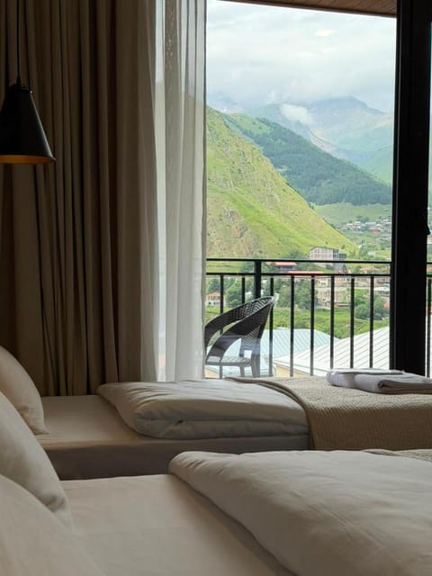 Bed, Natural landscape, View (from property/room), Balcony/Terrace, Bedroom, Mountain view