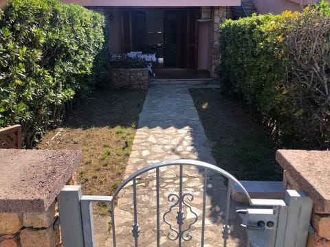 Patio, Facade/entrance, Balcony/Terrace