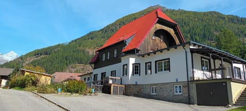 Ankogel Lofts Mallnitz Apartment in Carinthia, Austria