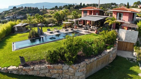 Villa de luxe piscine vue mer Villa in Nice