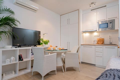 TV and multimedia, Dining area