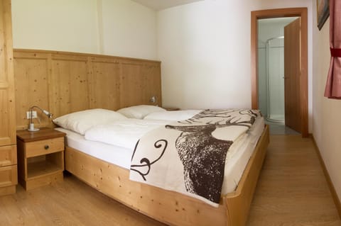 Bed, Bathroom, Photo of the whole room, Bedroom