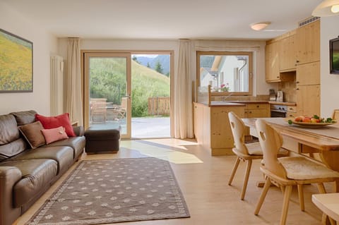 Balcony/Terrace, Living room, Seating area, Dining area