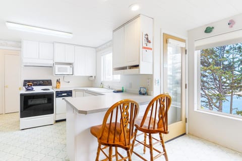 Enjoy the View House in Waldport