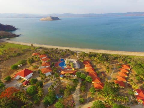 Property building, Restaurant/places to eat, Swimming pool
