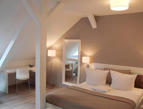 Bed, Photo of the whole room, Bedroom, pet friendly