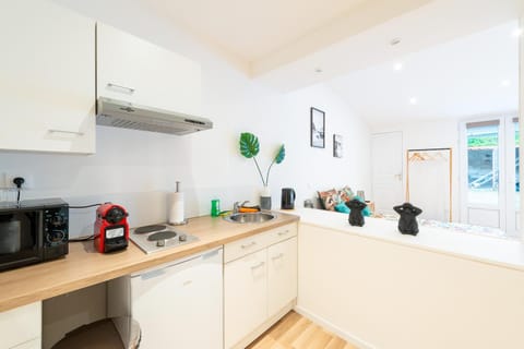 Kitchen or kitchenette, Communal kitchen