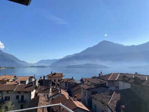 Liivv House Apartment - Lake Como Apartment in Colico