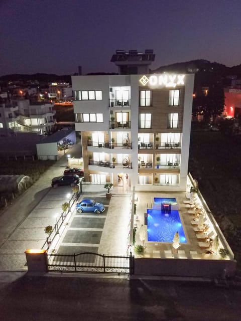Property building, Bird's eye view, Swimming pool