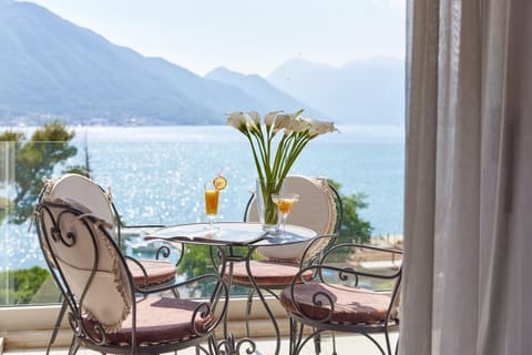 The View - Near the Beach with Stunning Views Apartment in Dobrota