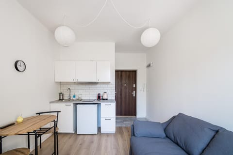 Kitchen or kitchenette, Living room, stove