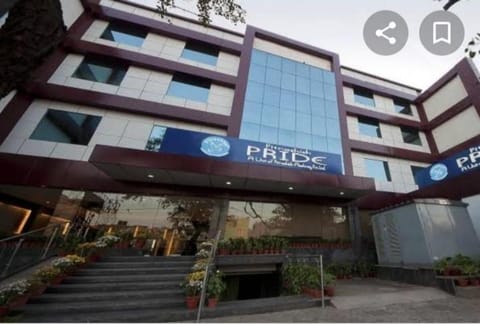 Property building, Facade/entrance, Property logo or sign
