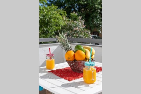 Balcony/Terrace, Food and drinks, Food