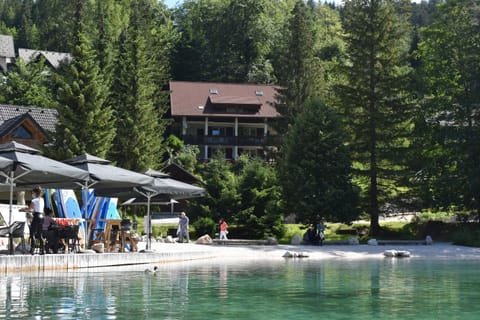 Property building, Restaurant/places to eat, Summer