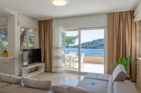 Living room, Sea view