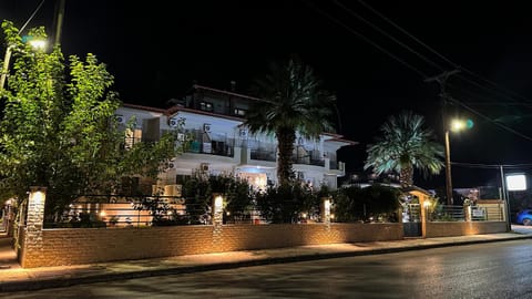 Property building, Night, Location