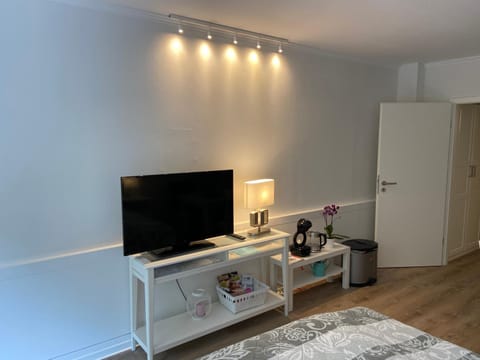 TV and multimedia, Photo of the whole room