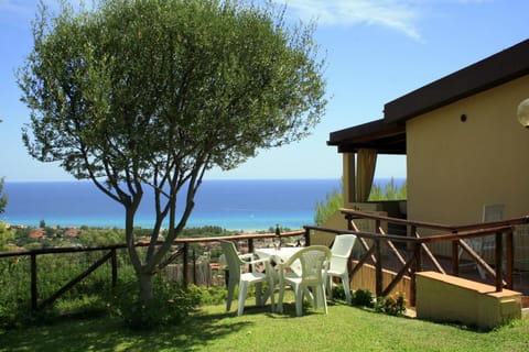 Garden, Garden, Sea view