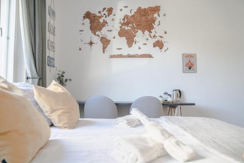 Bed, Seating area, Bedroom