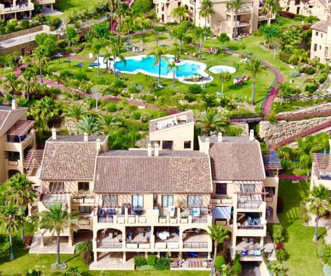 Bird's eye view, Swimming pool