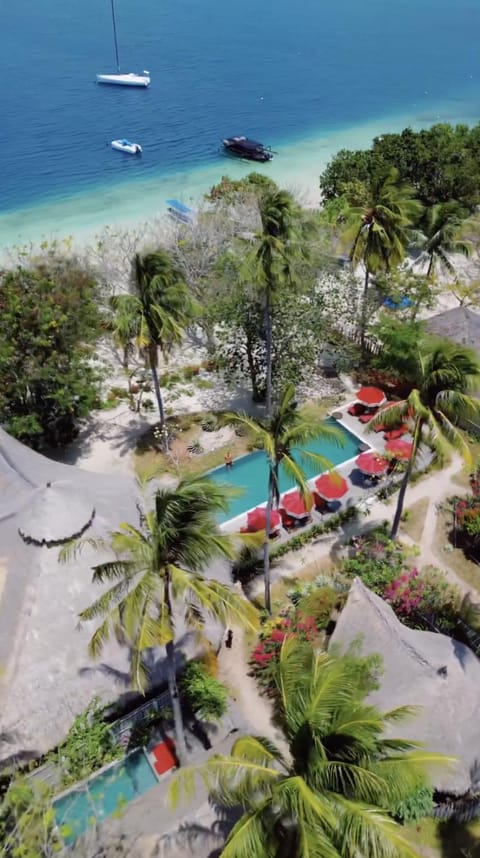 Property building, Restaurant/places to eat, Swimming pool