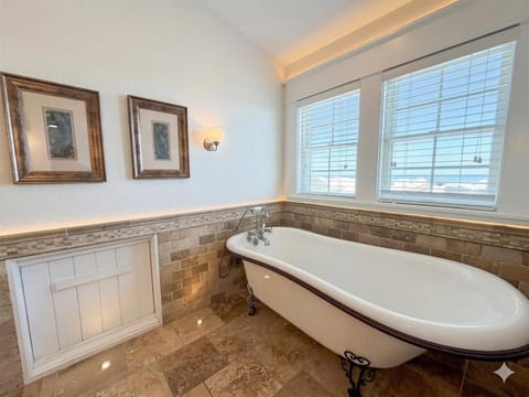 Oceanfront Estate 18BR No Resort Fee Sleeps 40 House in Corolla