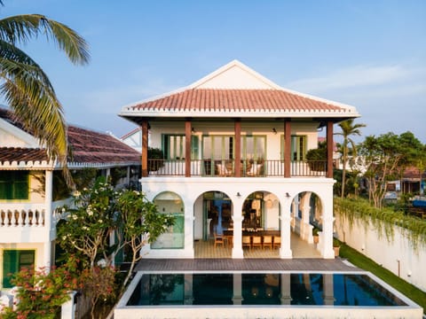 Property building, Pool view