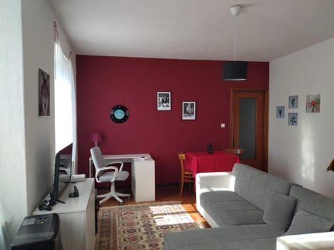 TV and multimedia, Seating area