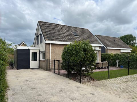 Deltageul 39 Noordzeepark - ruim en rustig gelegen vakantiehuis nabij strand - geen verhuur aan bedrijven House in Ouddorp