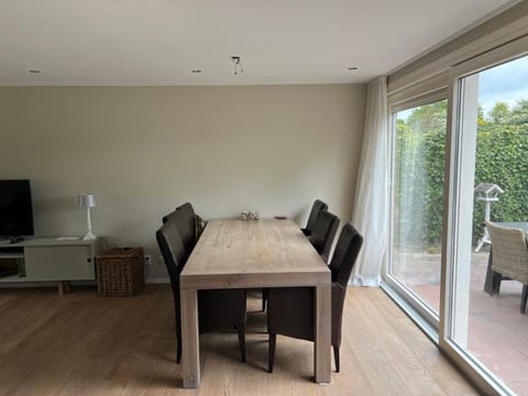 Deltageul 39 Noordzeepark - ruim en rustig gelegen vakantiehuis nabij strand - geen verhuur aan bedrijven House in Ouddorp