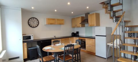 Le Nid Colas cour au sud vélos a dispo House in Normandy