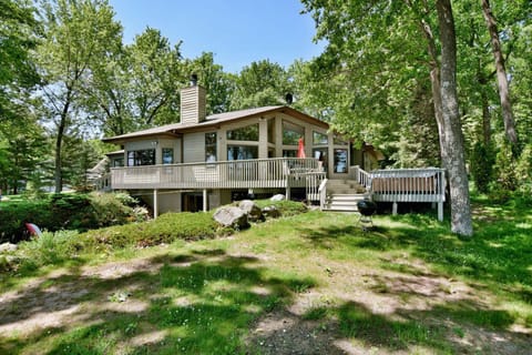 Cheif Lake Lodge home House in Chief Lake