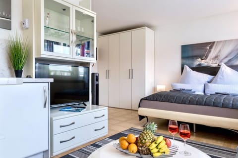 TV and multimedia, Living room, Bedroom