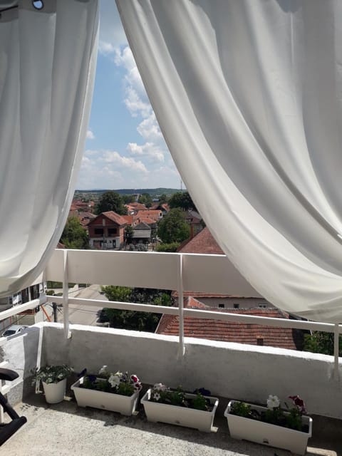 Balcony/Terrace, Mountain view