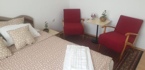 Seating area, Bedroom