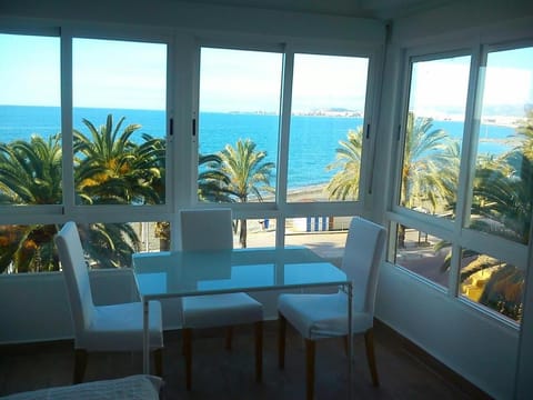 Day, View (from property/room), Dining area