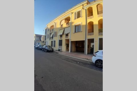 Casetta Emma, trilocale Elmas, areoporto elegante silenzioso Apartment in Sardinia