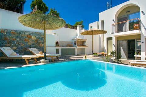 Property building, Swimming pool, Swimming pool
