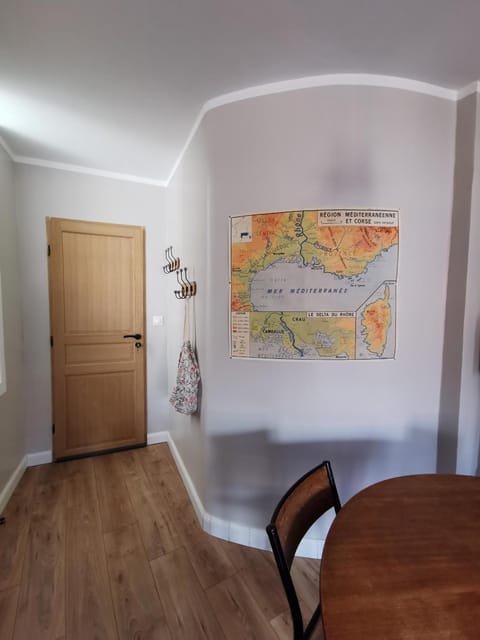 Facade/entrance, Dining area