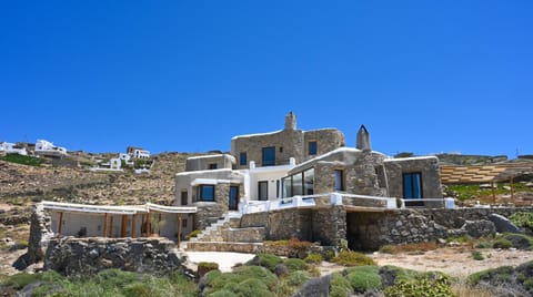 Property building, Day