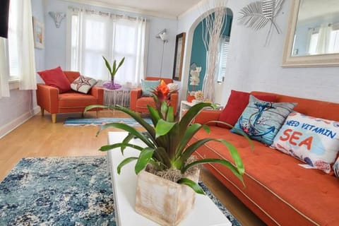 Lake Worth Beach Paradise Cove Cottage 2-1Bedroom House in Lake Worth