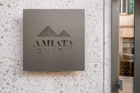 Property logo or sign, Logo/Certificate/Sign, Street view