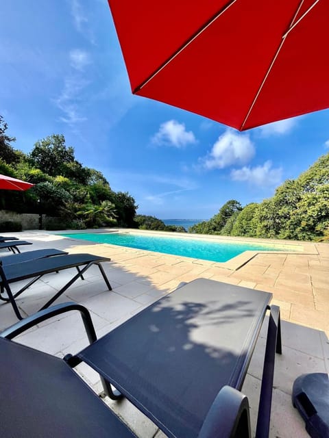 Pool view, Sea view, Swimming pool, sunbed